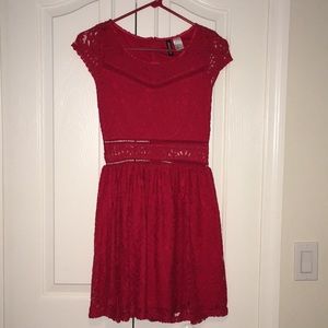 Cute H&M red dress!